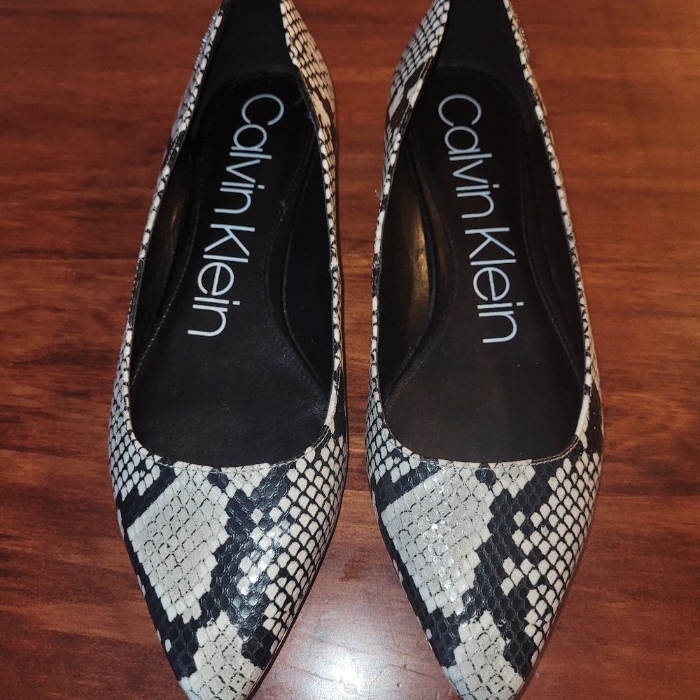 CALVIN KLEIN Emerin Snake-Animal Print Women's Faux Leather Flats Slip Ons Sz8.5